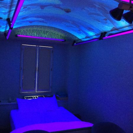 Dear Place (Adults Only) أوساكا المظهر الخارجي الصورة